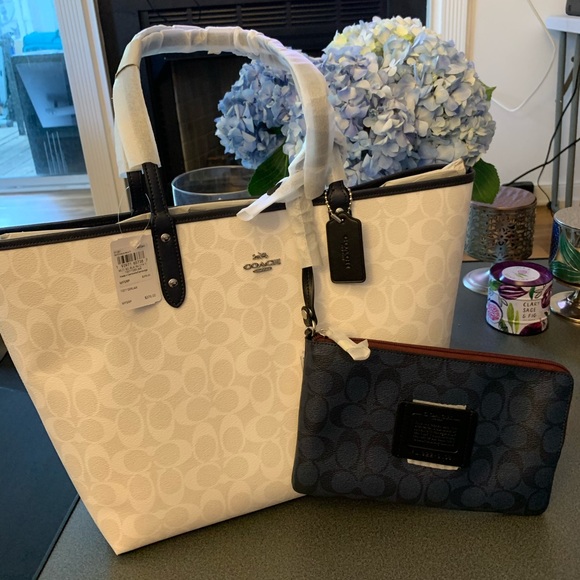 Coach Handbags - Coach reversible tote